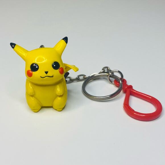 Vintage 1999 POKEMON PIKACHU FIGURE Keychain Toy Collectible - Picture 1 of 6